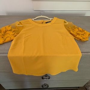 Lulus top. Never worn